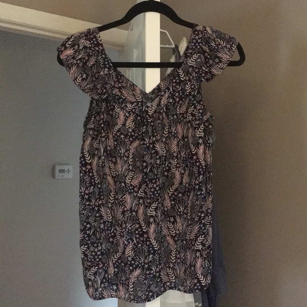 Sleeveless, flutter sleeve top.